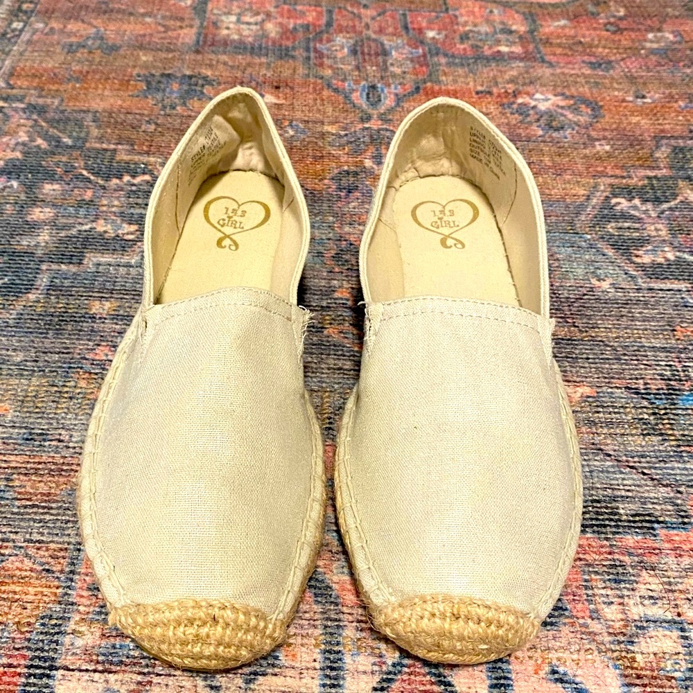 143 Girl-Espadrilles Cabana in Ivory Metallic Color, Fabric, Like New size 11